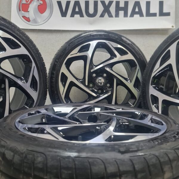 4x Genuine Refurbished Vauxhall Insignia A SRI, VX Line Atomic alloy wheels 19″ with tyres (Ref-VHR014)