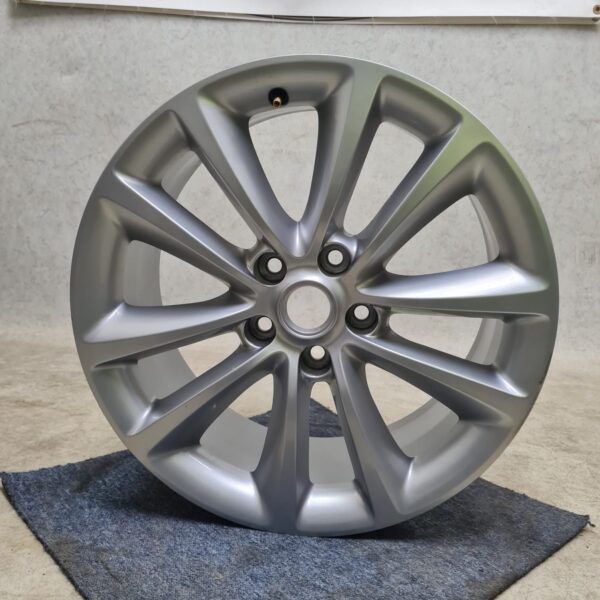 1x Single Refurbished Vauxhall Astra Genuine 18" alloy wheel 13412676 (Ref-VHS015)